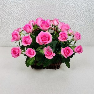 Роскошная корзина розовых роз